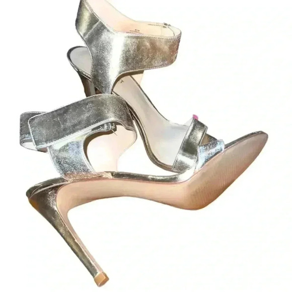 NINE WEST BRODEA METALLIC SANDAL - Picture 10 of 15